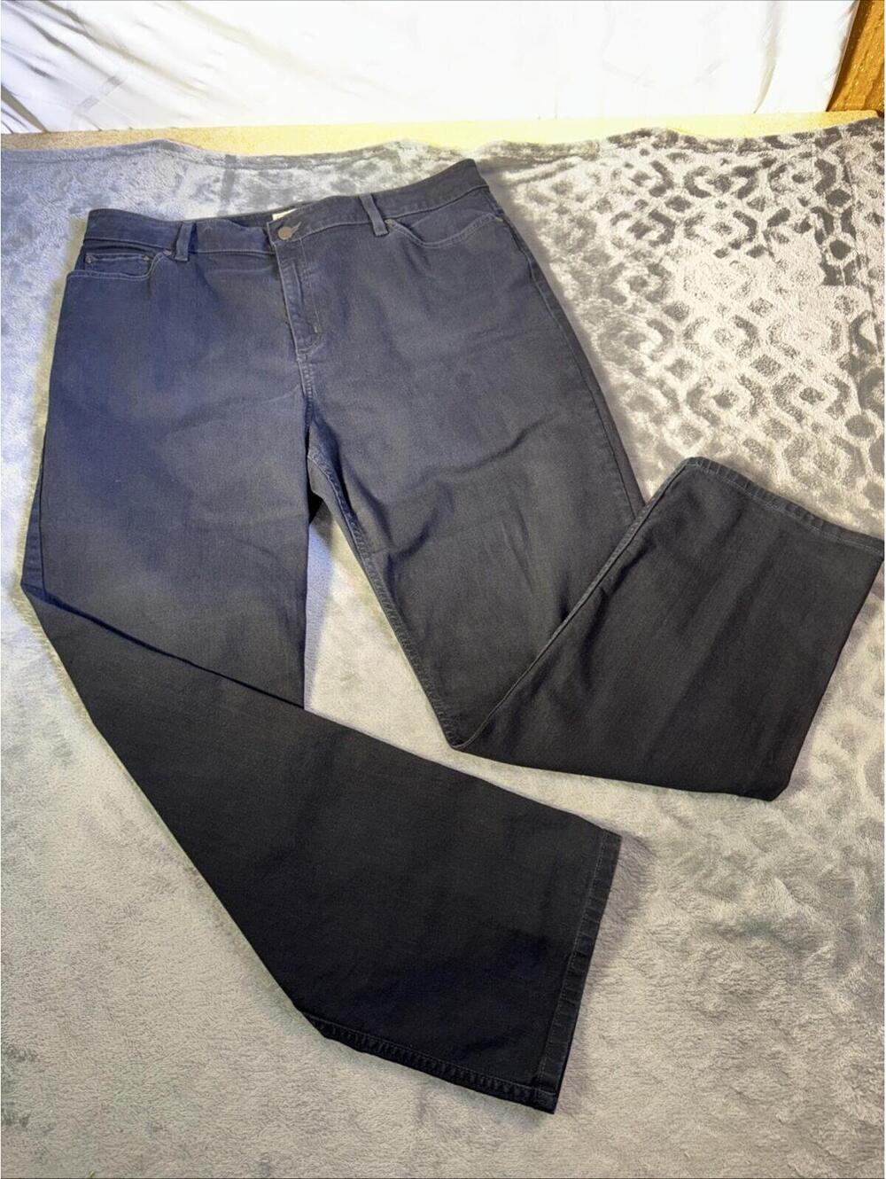 LL Bean Jeans Womens Sz:16 R Black Classic Fit Straight Leg Stretch Denim Pants
